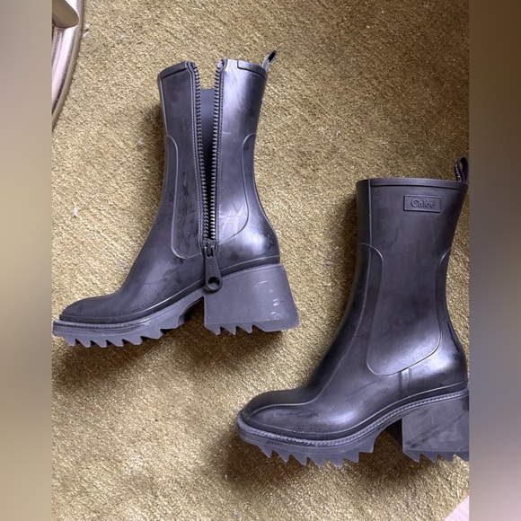 Chloe Shoes - Chloé Betty Chunky Rubber Rain Boots Black